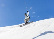 PG游戏APP-末节勇士与防守詹姆斯，团队爆发与个体统治的双重奏