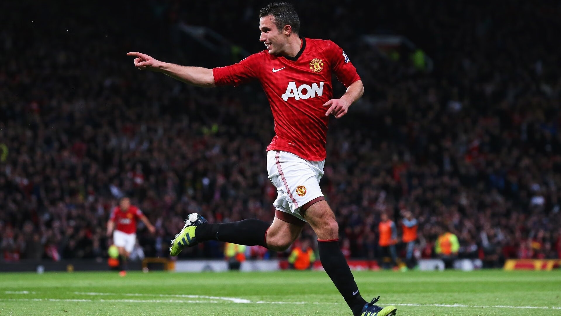 几内亚打穿洪都拉斯防线，莱万关键先生一锤定音