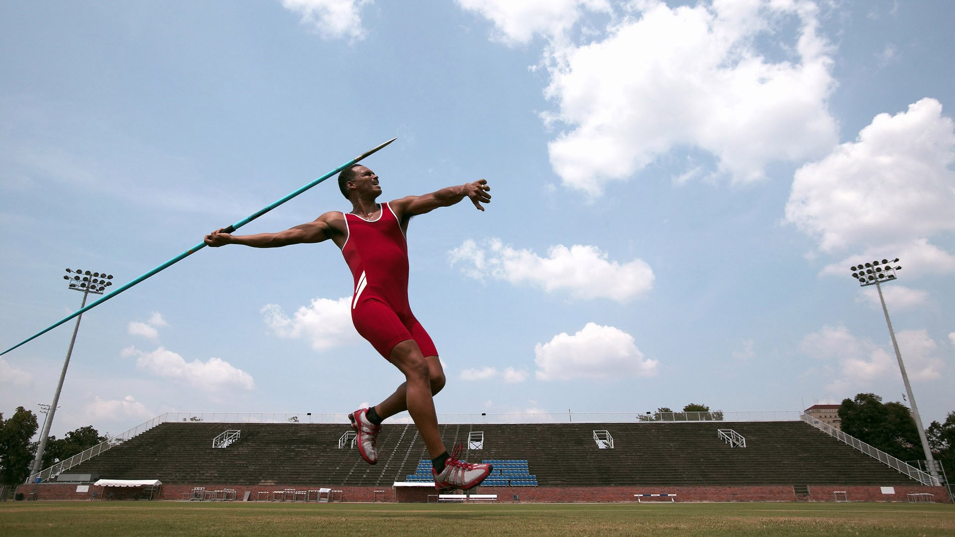 塔图姆成为胜负手，深圳队横扫老鹰